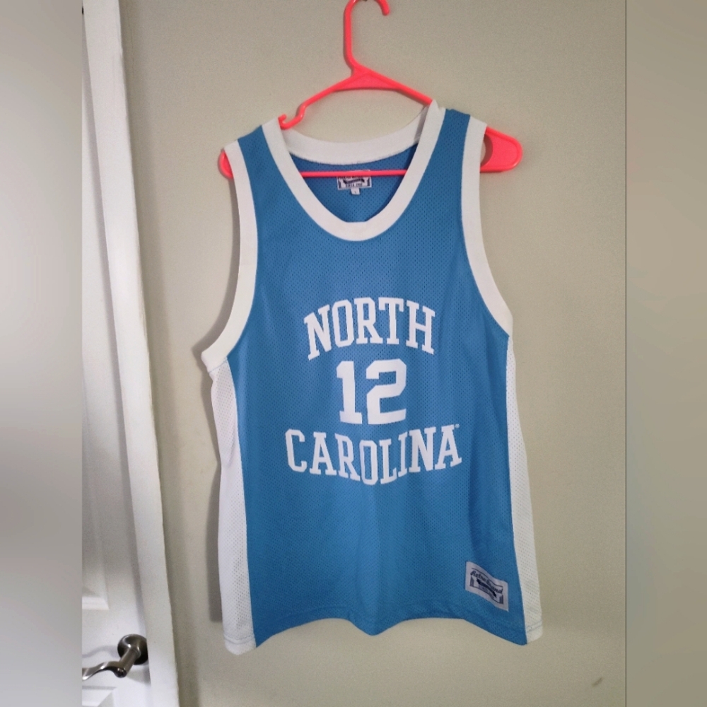 Retro brand NC Tar Heels jersey Size L
